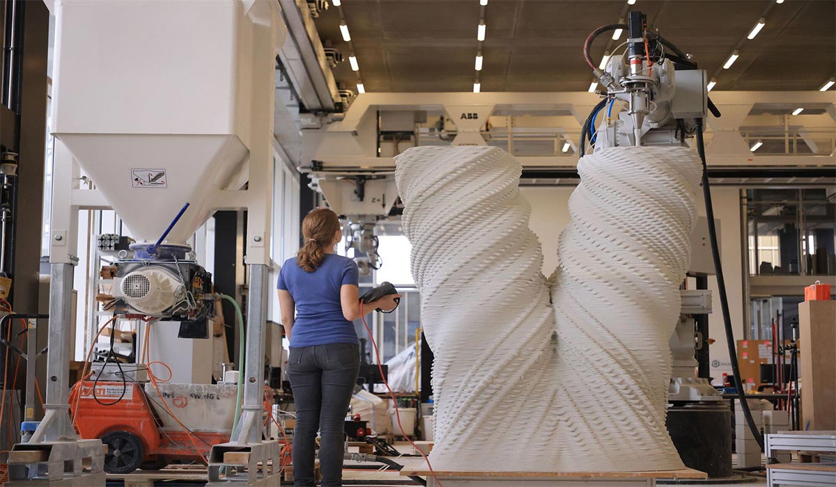 3D printing of architectural structures using new and sustainable materials in a digital design research lab.